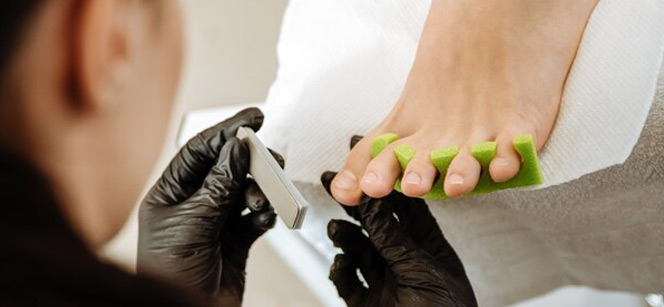 Преимущества курса по педикюру в учебном центре «Элина»: